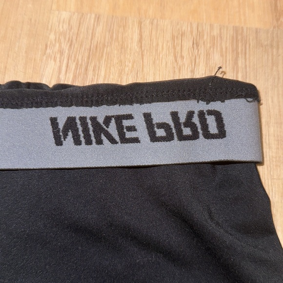 Nike pros - Picture 2 of 2